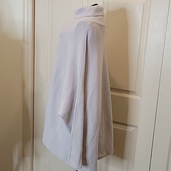 GRAY Oversized Dolman Sleeved Tunic Size Small - Picture 2 of 6